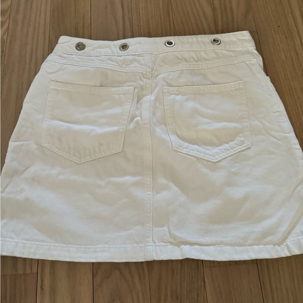 Urban Outfitters White Skirt with Button Details - Picture 3 of 3